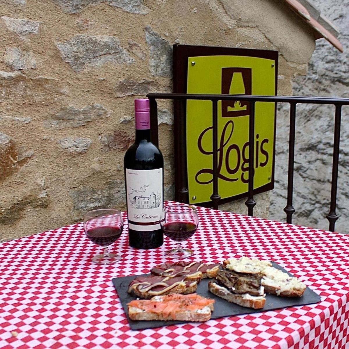 Les Cabanes Dans Les Bois Logis Hotel Villedubert ภายนอก รูปภาพ