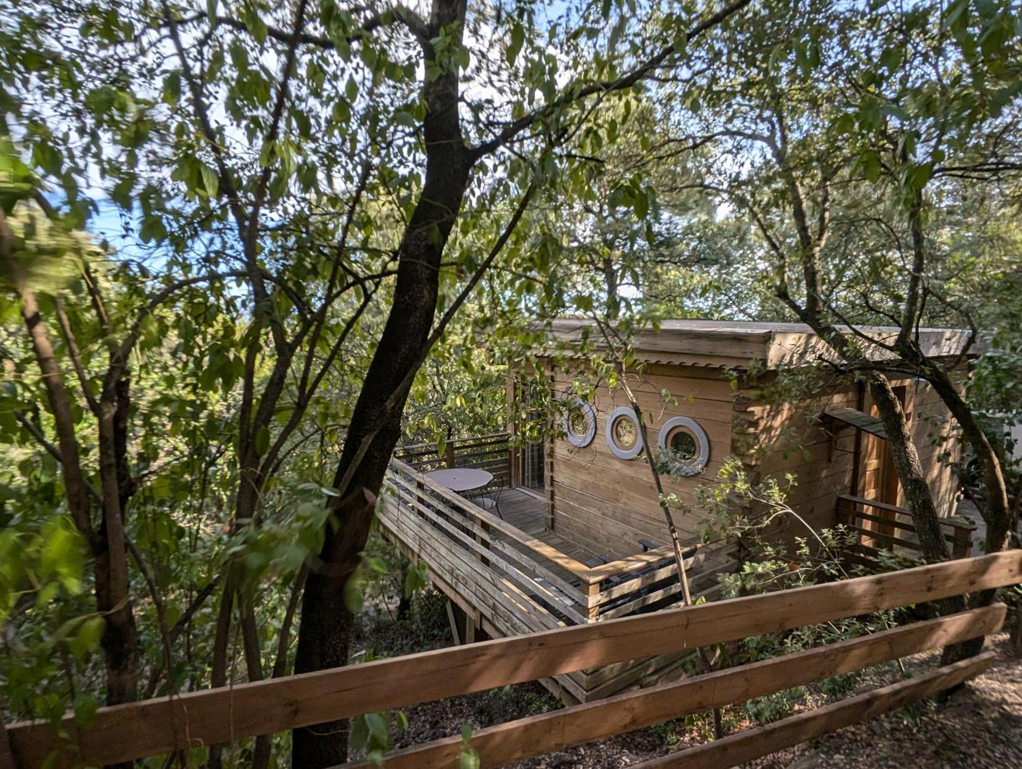 Les Cabanes Dans Les Bois Logis Hotel Villedubert ภายนอก รูปภาพ