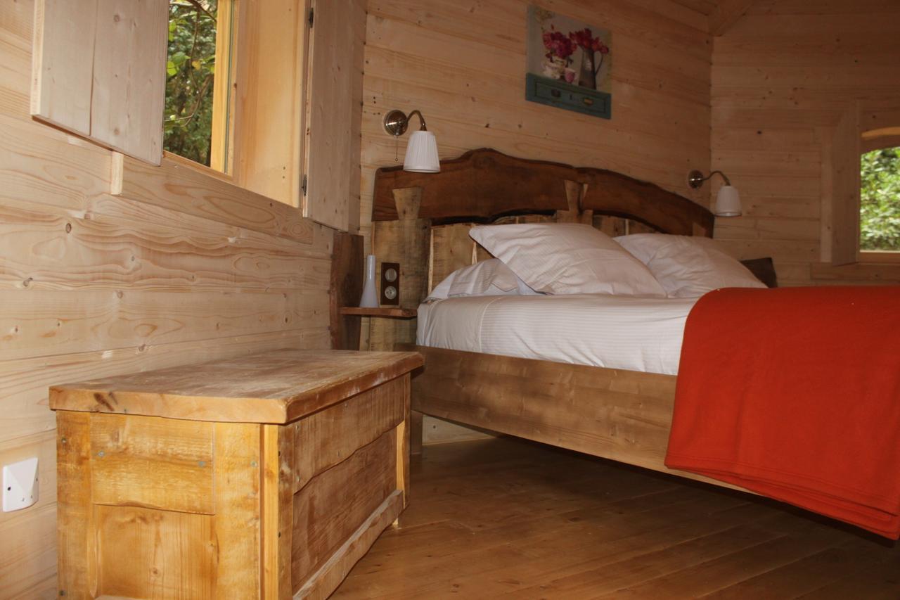 Les Cabanes Dans Les Bois Logis Hotel Villedubert ภายนอก รูปภาพ