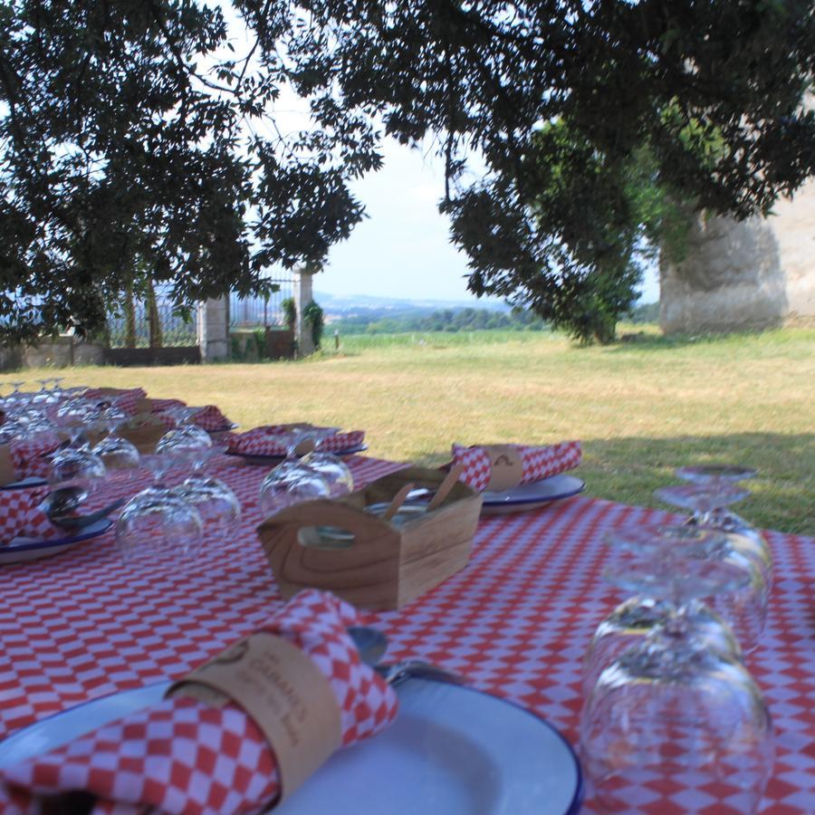 Les Cabanes Dans Les Bois Logis Hotel Villedubert ภายนอก รูปภาพ